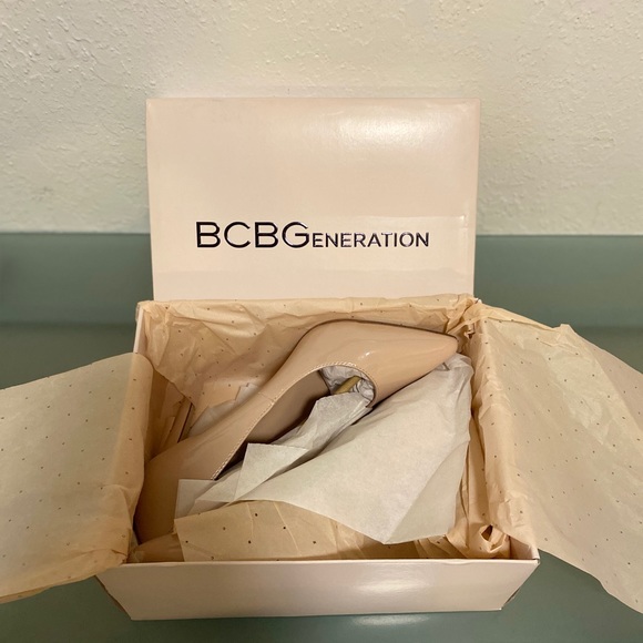 BCBGeneration Heidi Smooth Patent Leather Pump - Picture 7 of 14